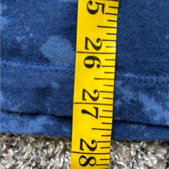 The Nike Tee in red, white and blue tie dye like pattern size medium - Picture 7 of 8